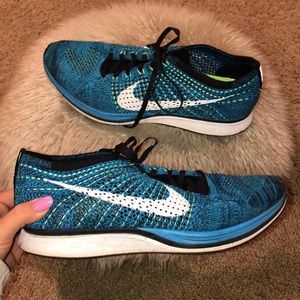 Nike: Flyknit Racer